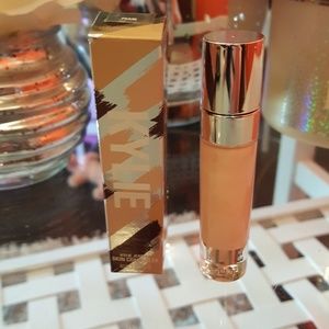 Kylie Cosmetics skin concealer